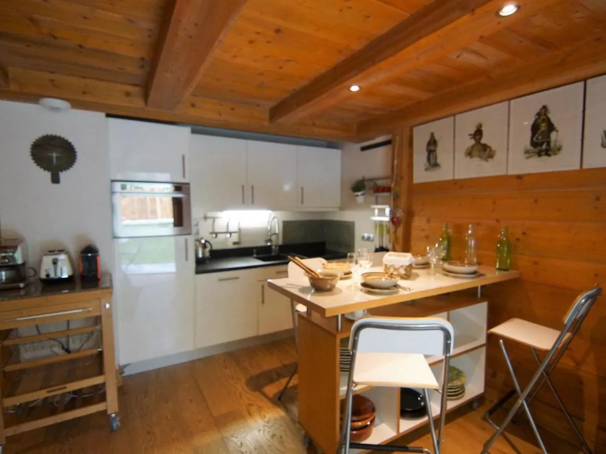 Apartment Les Jardins De L'Astoria By Interhome Chamonix