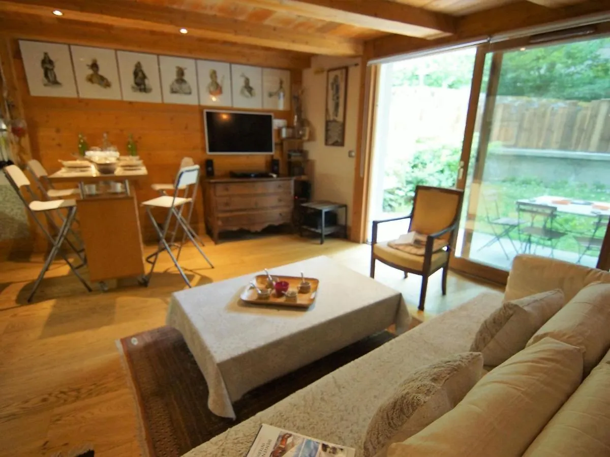 Apartment Les Jardins De L'Astoria By Interhome Chamonix
